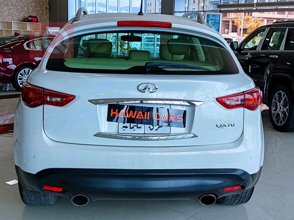 Infiniti QX70